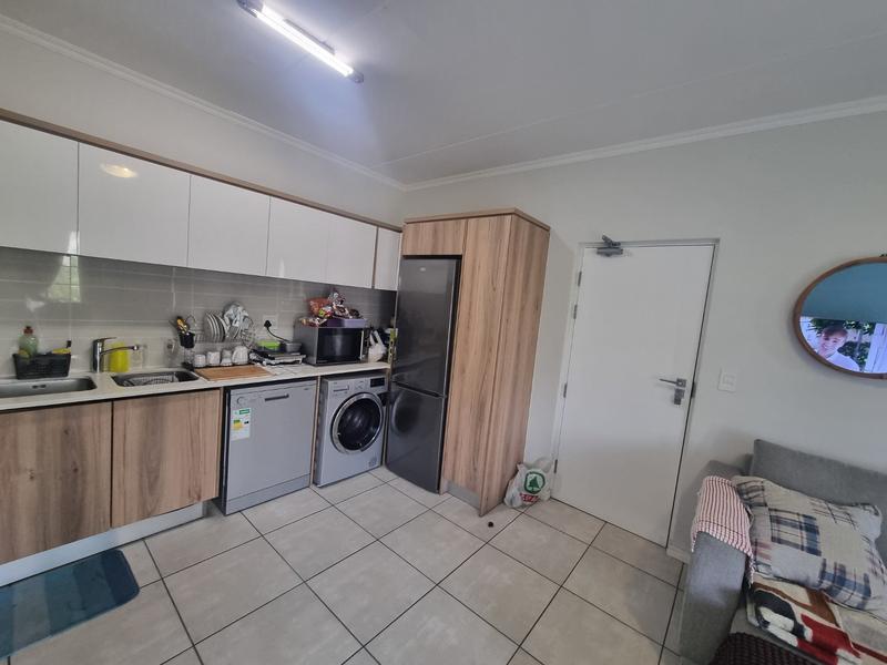 1 Bedroom Property for Sale in De Zicht Estate Western Cape